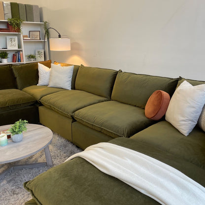 Bellamia Luna Grand Corner in Green Performance Velvet