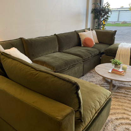 Bellamia Luna U-Shape in Green Performance Velvet