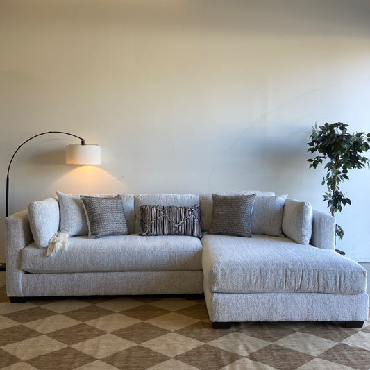 Dayle Sectional in Cream Basketweave