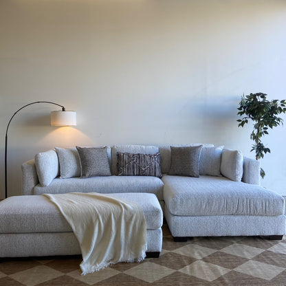 (Display Model) Dayle Sectional W/Ottoman in Stone Gray Basket weave