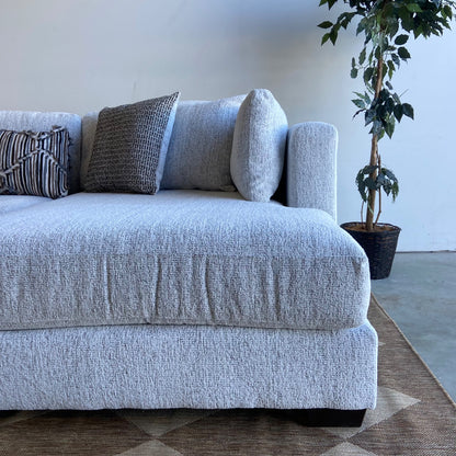 (Display Model) Dayle Sectional W/Ottoman in Stone Gray Basket weave