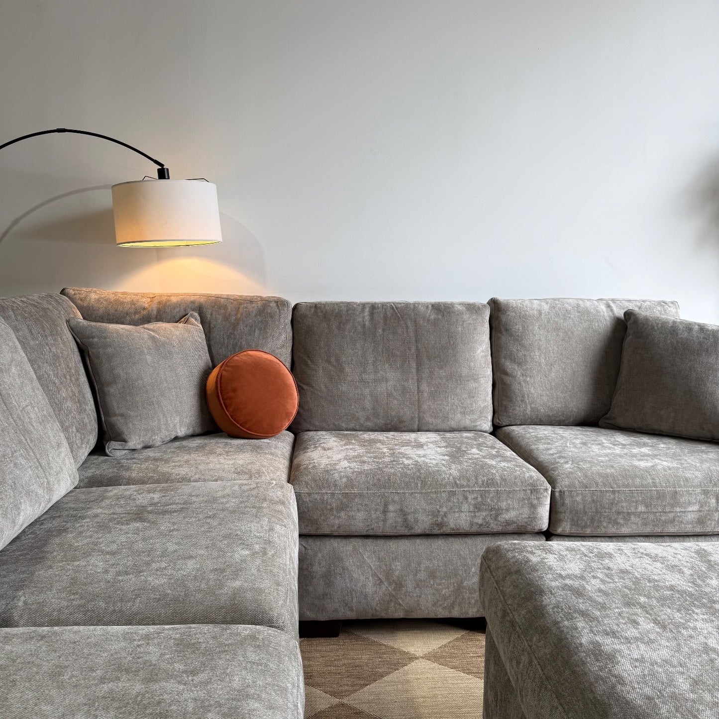 Atlas Modular Corner Sectional w/Ottoman in Gray Chenille