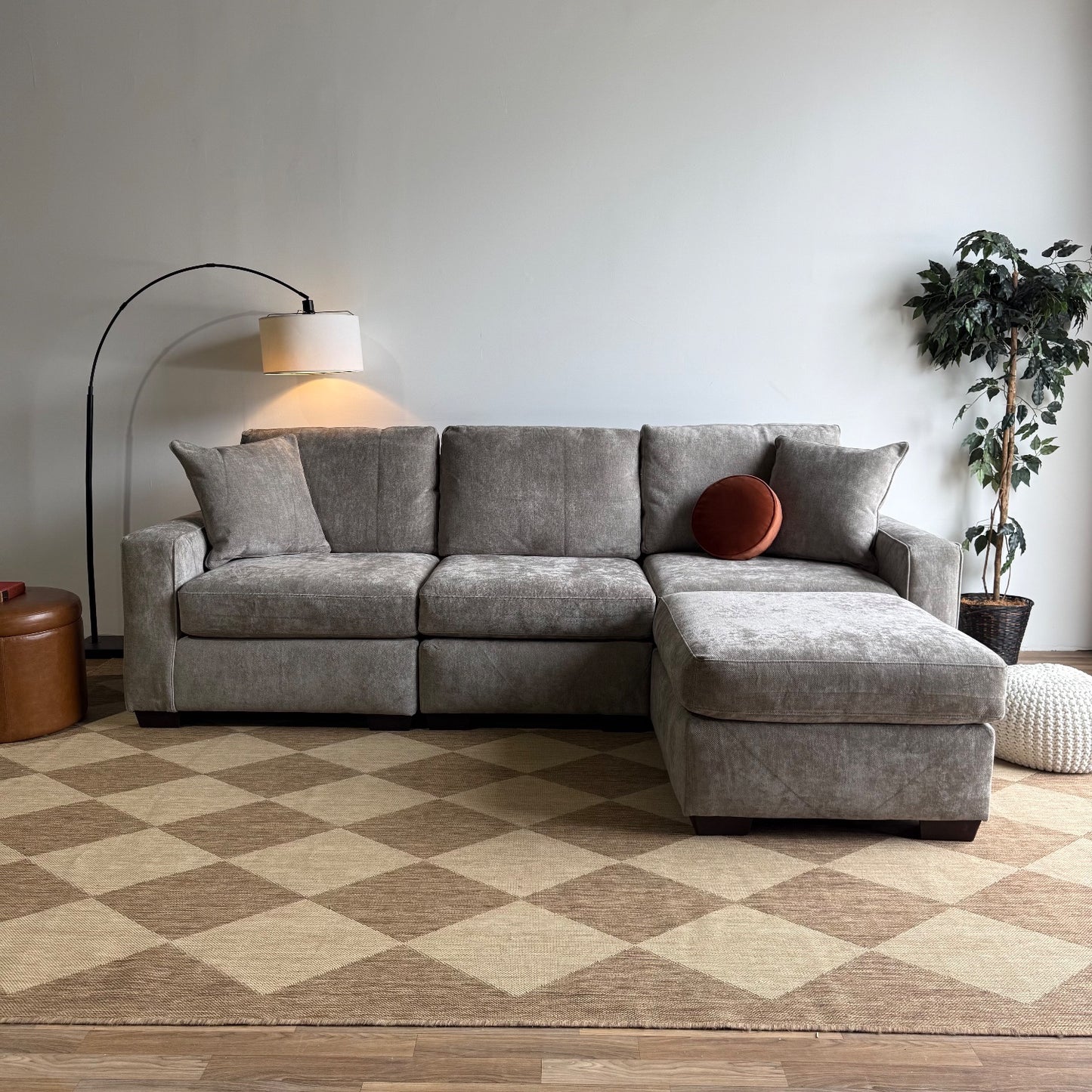 Atlas Modular Sofa w/Ottoman in Gray Chenille