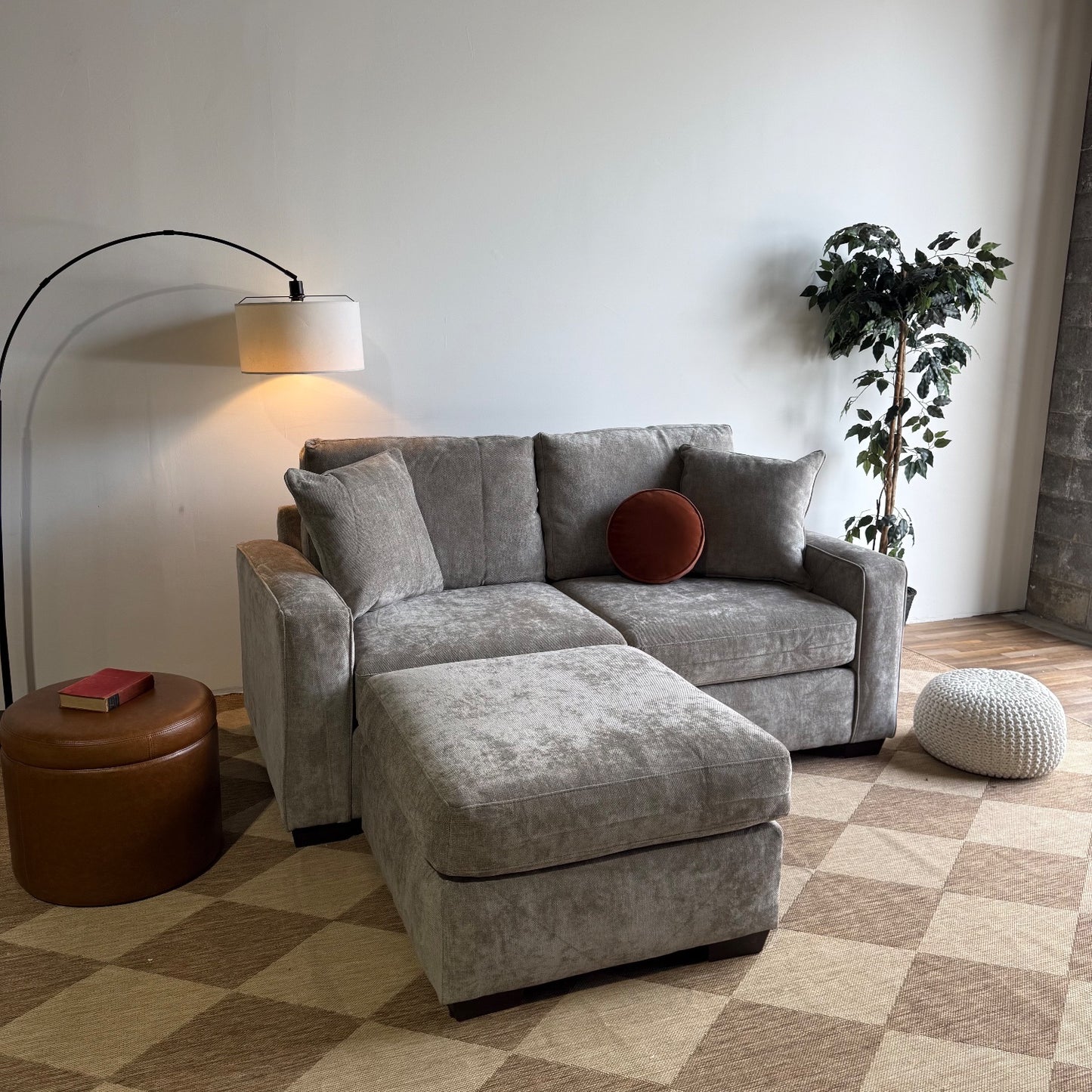 Atlas Modular Loveseat w/Ottoman in Gray Chenille