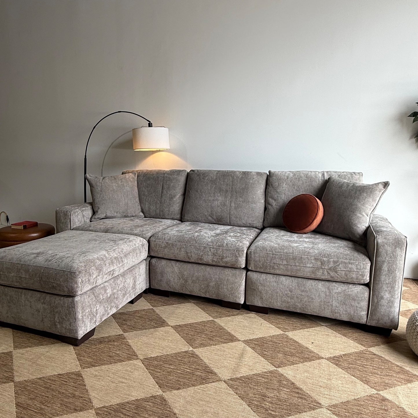 Atlas Modular Sofa w/Ottoman in Gray Chenille