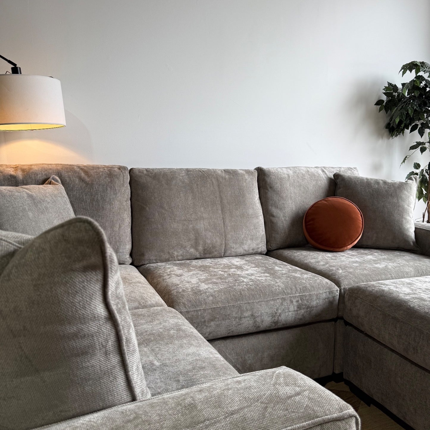 Atlas Modular L-Shape Enclosed w/Ottoman in Gray Chenille