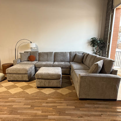 Atlas Modular Grand Corner w/Ottoman in Gray Chenille